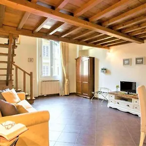 Appartamento Charming Cavour Heart Of