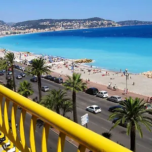 Beachfront Promenade Des Apartment Nice